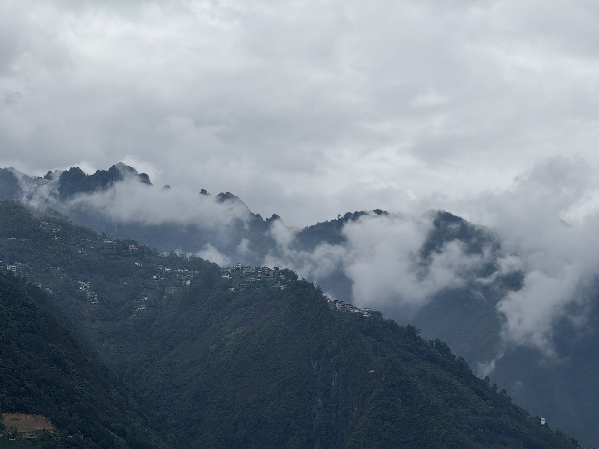 村风采