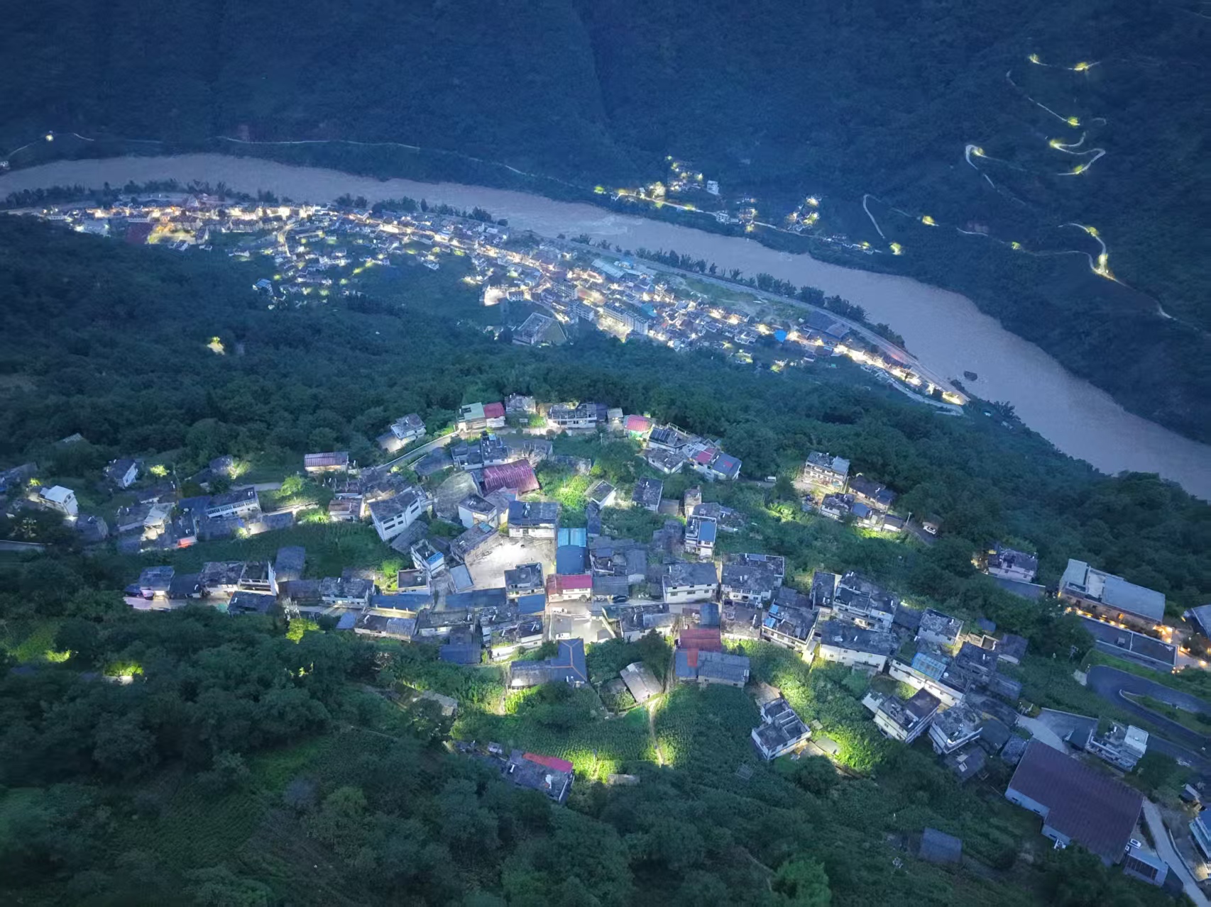 村风采