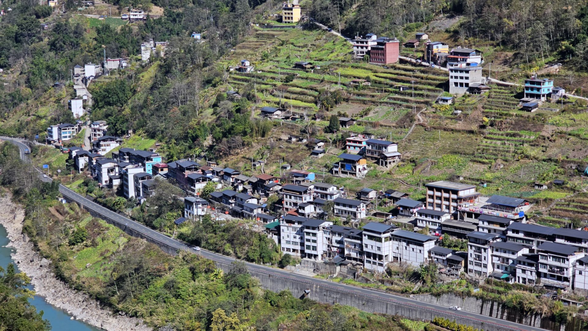 村风采